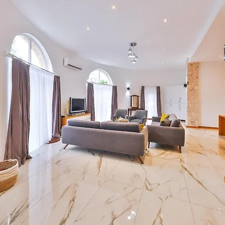 Nur, Beachfront וילה קס