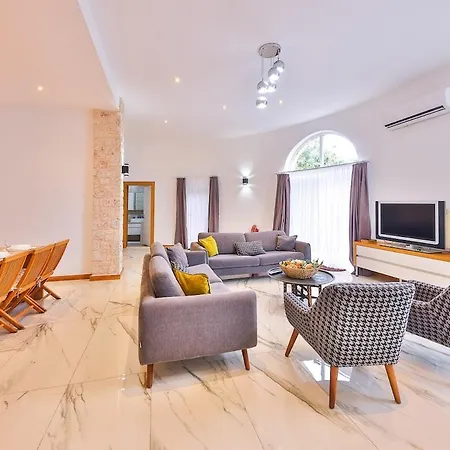 Nur, Beachfront וילה קס