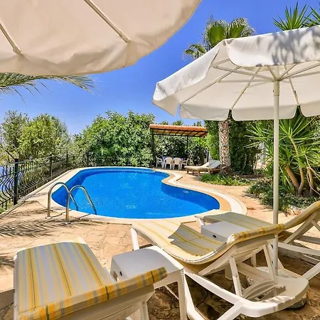 וילה Nur, Beachfront *