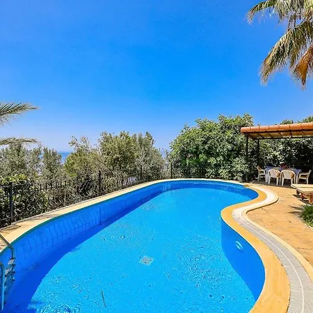 וילה Nur, Beachfront